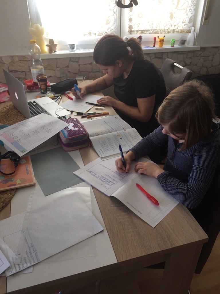 ONGwirbleibenzuHause – Lena und Pauline (Q4 und 3.Kl.)