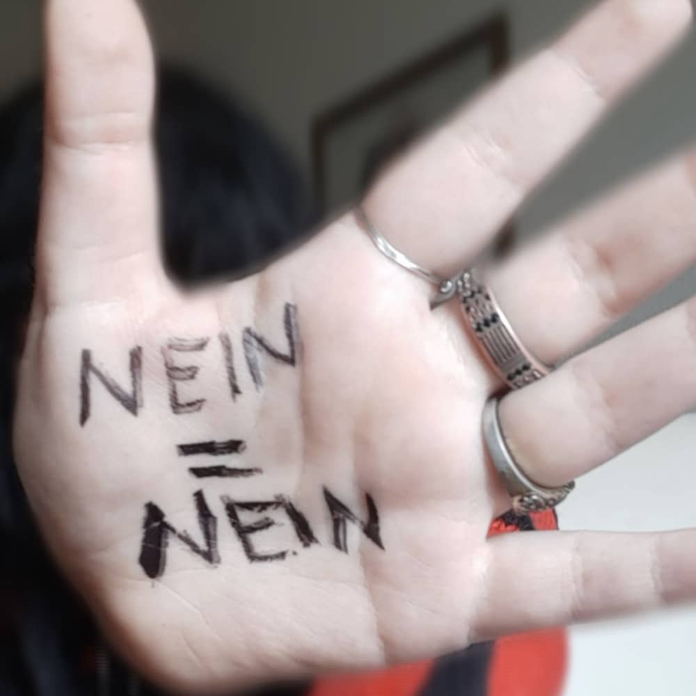 Sharona Köppe Hand Frauentag nein = nein