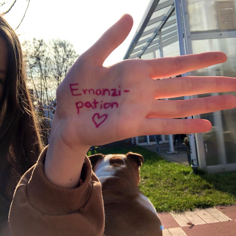 Laura-Lynn Hoffmann Hand Frauentag Emazipation