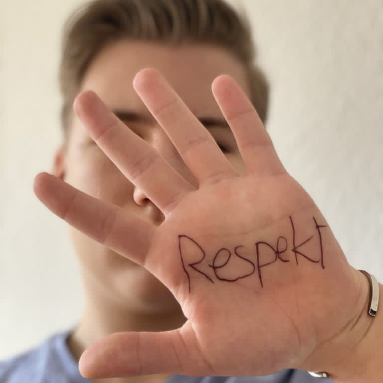 Miko Linke Hand Frauentag Respekt