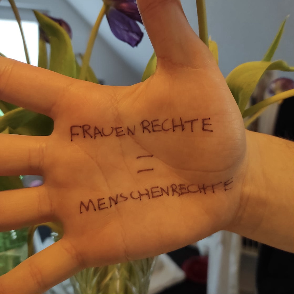 Jonas Worsch Hand Frauentag Frauenrechte = Menschenrechte