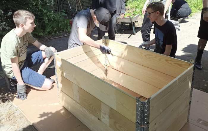 Betriebspraktikum Schülerpraktikum 9. Klasse Jahrgang Treppenhaus Hochbeete